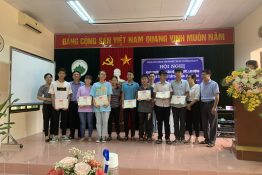 HỘI NGHỊ KHEN THƯỞNG CON CÁN BỘ, VIÊN CHỨC, LAO ĐỘNG CÓ THÀNH TÍCH XUẤT SẮC NĂM HỌC 2019- 2020