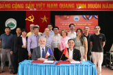 LỄ KÝ KẾT THỎA THUẬN HỢP TÁC GIỮA TRUNG TÂM NGHIÊN CỨU BÒ VÀ ĐỒNG CỎ BA VÌ VỚI PHÒNG THƯƠNG MẠI VÀ THỦ CÔNG NGHIỆP ÎLE-DE-FRANCE (CMA IDF) NÂNG CAO CHẤT LƯỢNG THỊT BÒ VIỆT NAM